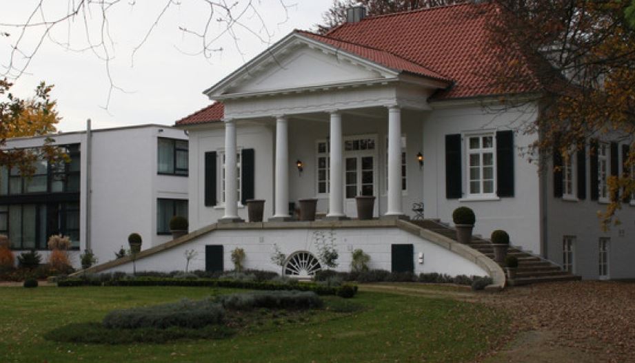 You are currently viewing VILLA HOLDHEIM