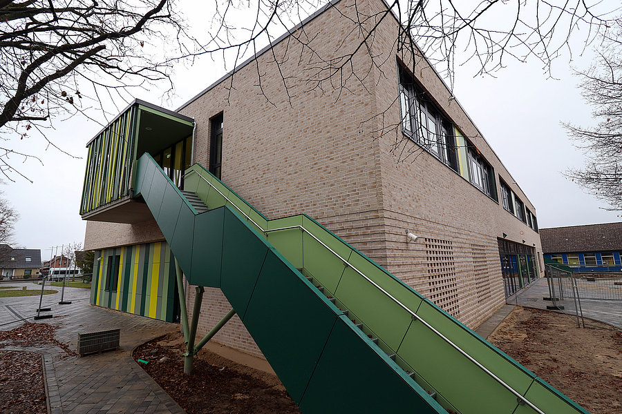 Mehr über den Artikel erfahren ÜBERGABE UND INBETRIEBNAHME DER “GRUNDSCHULE TANNENWEG” IN GLINDE